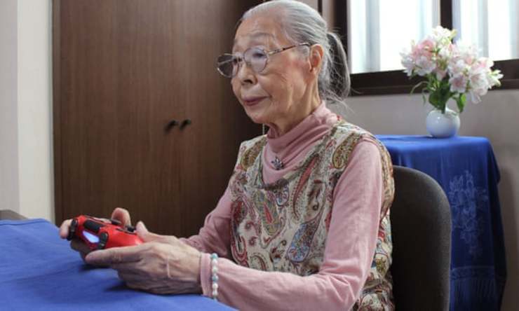 با مادربزرگِ گیمر‌های دنیا آشنا شوید: پیرزن ۹۰ ساله‌ای که نامش در کتاب رکورد‌های گینس ثبت شده + ویدئو