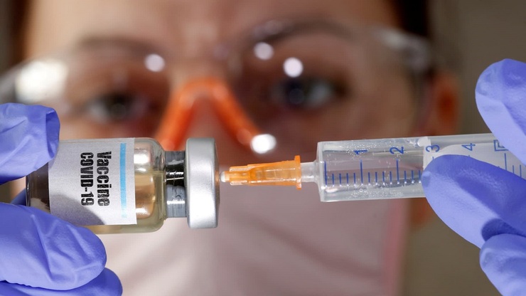 هشدار رئیس شبکه بیماری‌های ویروسی: مردم منتظر تولید انبوه دارو یا واکسن کرونا نباشند