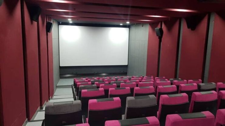 حیات سینما در خطر است/ آیا دینامیت به جای شنای پروانه سینماها را می‌ترکاند؟