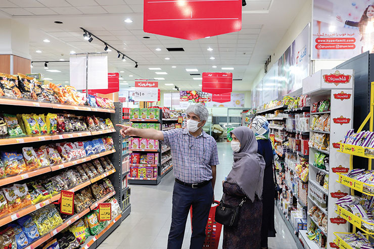 الزام «نیم‌بند» | رعایت ناقص الزام استفاده از ماسک در مراکز تجاری
