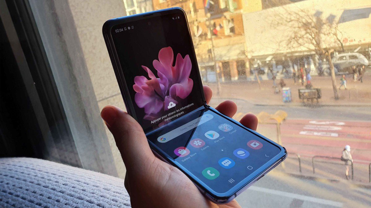 سامسونگ گلکسی زد فلیپ پرفروش‌ترین موبایل تاشوی جهان در سال 2020
