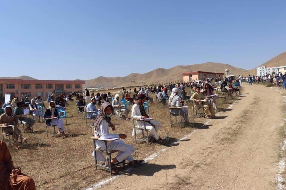 کنکور در افغانستان پس از ۵ ماه تاخیر برگزار شد+ عکس