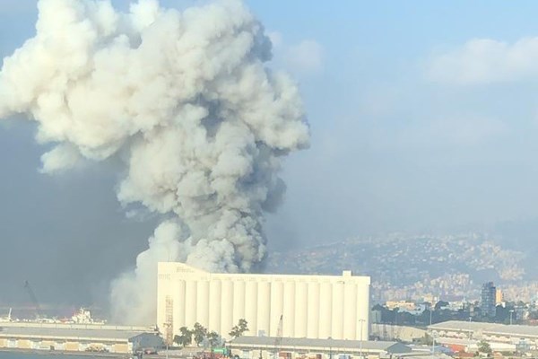وقوع انفجار مهیب در بندر بیروت لبنان + فیلم