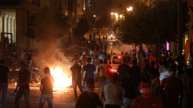 نخستین تظاهرات اعتراضی ضد دولتی در بیروت پس از انفجار