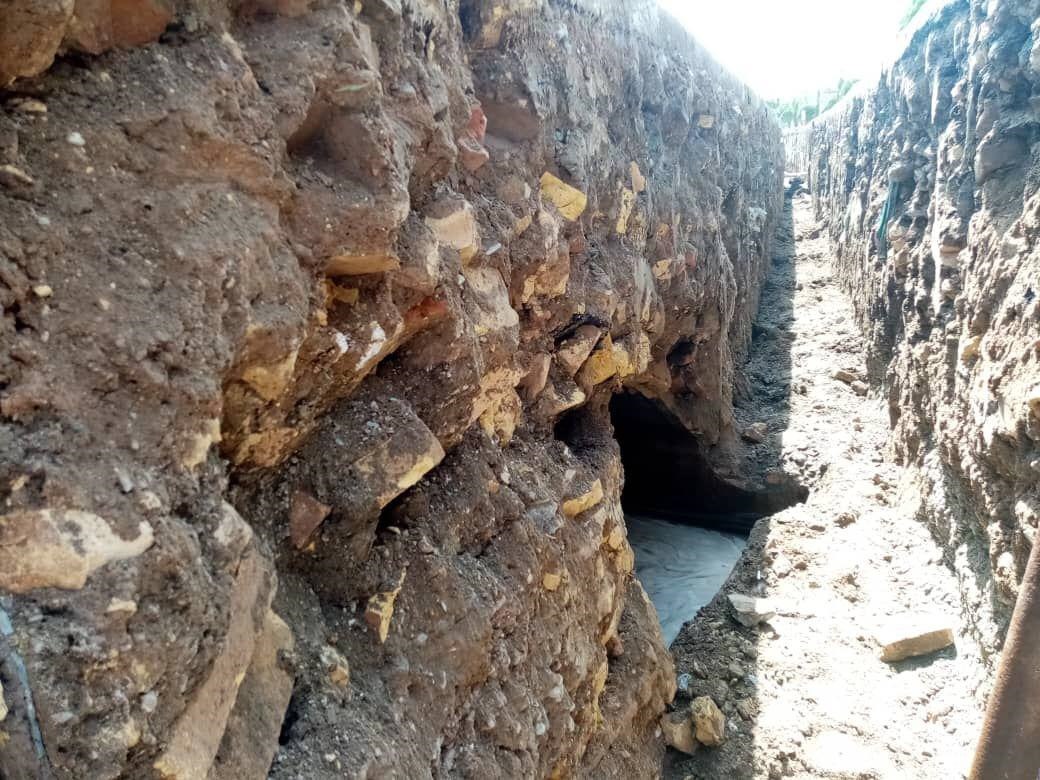 کشف حوض‌انبار تاریخی در تربت‌حیدریه حین حفاری کانال فاضلاب + عکس
