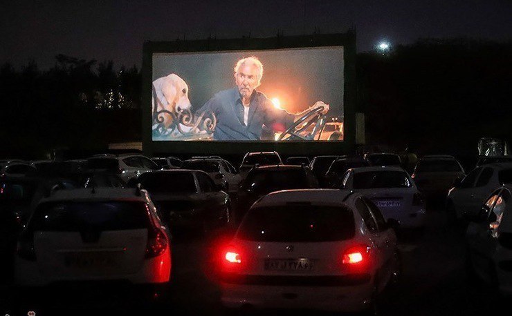 راه‌اندازی آزمایشی اولین سینما خودرو در «کوه‌پارک» مشهد