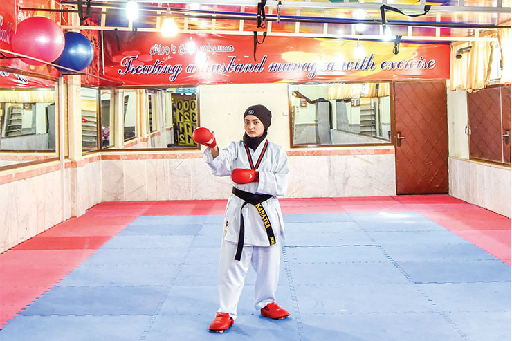 حمیده هادی قهرمان بین المللی کاراته: استعداد‌ها فدای بی‌پولی می‌شوند