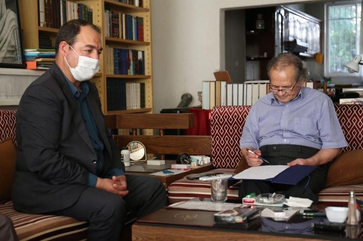 صدور شناسنامه ایرانی استاد مایل هروی تا یک ماه دیگر