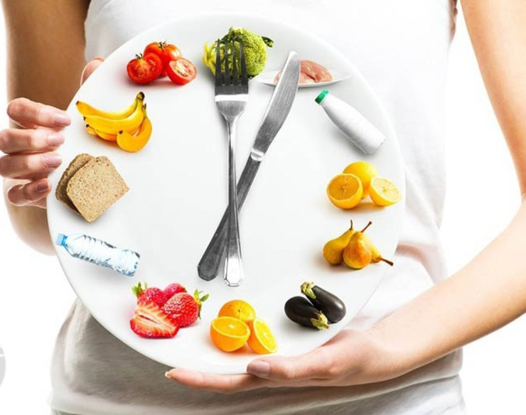 آیا زمان مصرف غذا تاثیری بر افزایش یا کاهش وزن دارد؟