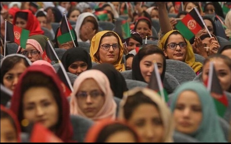 با تصویب کابینه نام مادر در شناسنامه شهروندان افغانستان درج می‌شود