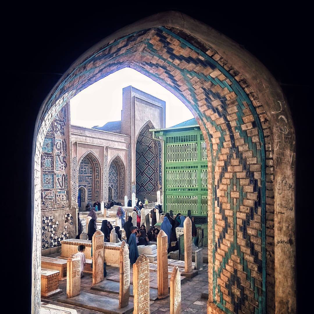 گازرگاه هرات | چرا مردم هرات در کنار آرامگاه خواجه عبدالله بست می‌نشینند؟