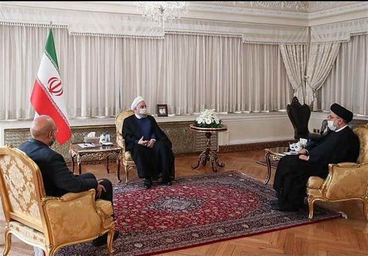 روحانی: همکاری سه قوه می‌تواند حل مشکلات را تسریع کند