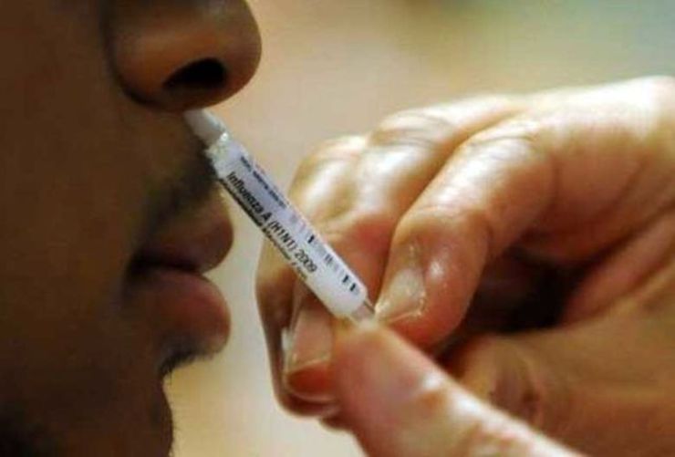 تست واکسن بینی کرونا در انگلیس