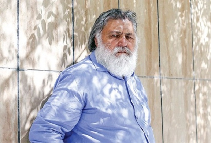 گفتگو با علی آزادنیا، پیش‌کسوت تئاتر مشهد، که تعطیلی تئاتر او را بیمار کرده