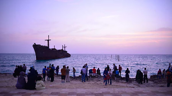 کشتی یونانی کیش در آستانه نابودی کامل + عکس