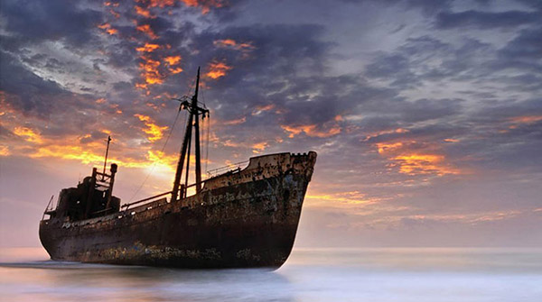 کشتی یونانی کیش در آستانه نابودی کامل + عکس