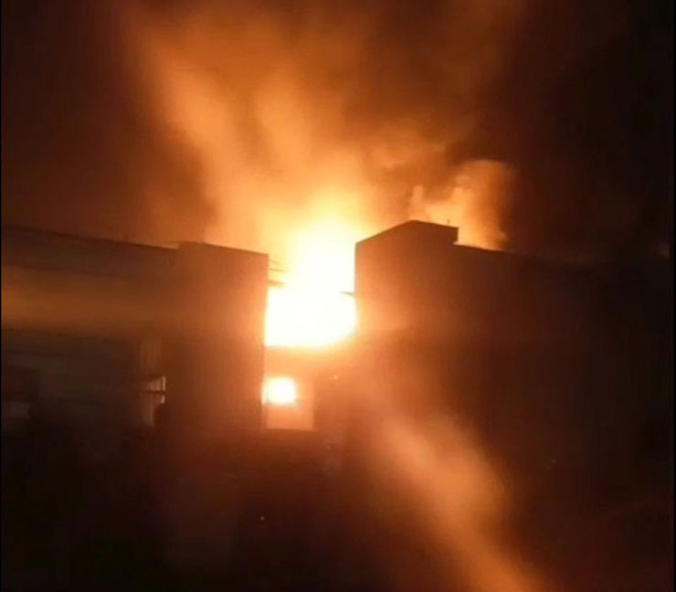 آتش سوزی گسترده در کارخانه میهن اسلامشهر تهران + فیلم
