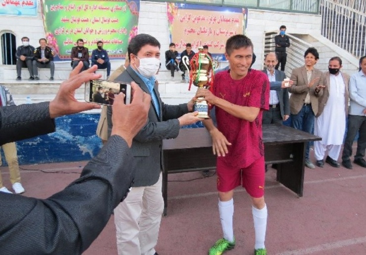 «جام صلح و دوستی» با حضور تیم‌های فوتبال مهاجران افغانستانی در مشهد برگزار شد