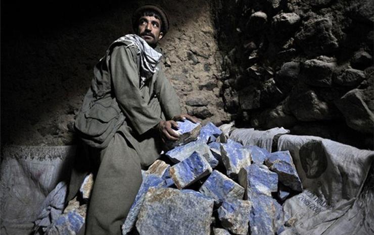لاجورد زیباترین سنگ معدنی افغانستان