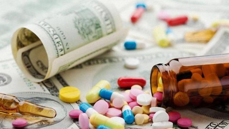 کمیسیون اقتصادی مجلس: اختصاص ارز 4200 تومانی به دارو غلط است | بیمه نبودن 10 میلیون نفر مانعی برای تداوم اختصاص ارز دولتی دارویی نیست