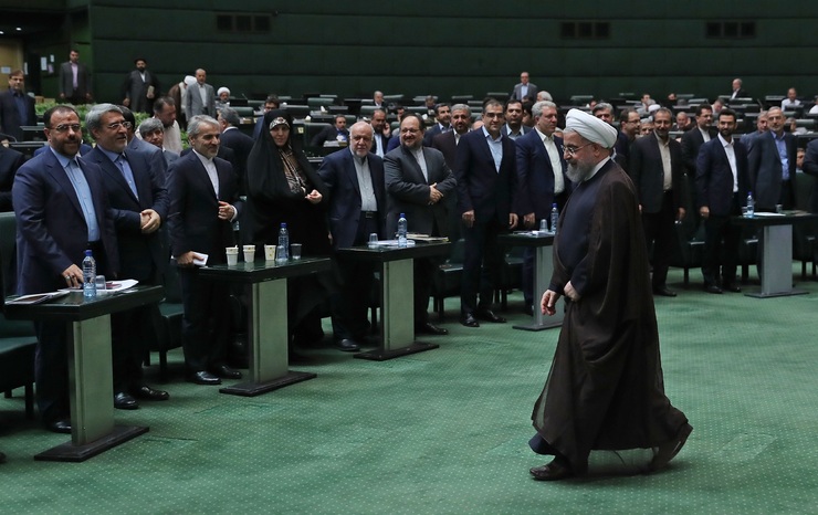 توضیح معاون پارلمانی رئیس جمهور درباره حضور روحانی برای دفاع از وزیر پیشنهادی