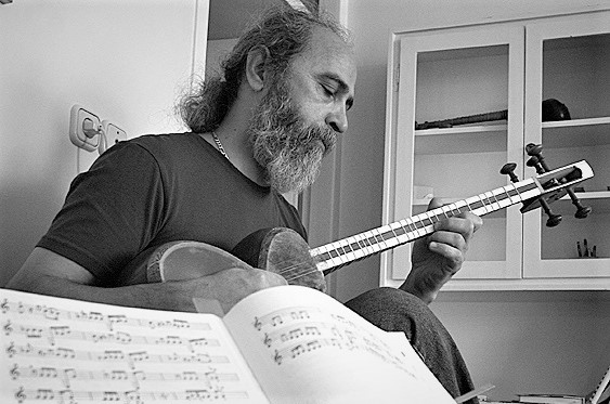 گزارشی به مناسبت سالروز درگذشت فرامرز شکرخواه، نوازنده و مدرس مشهدی موسیقی