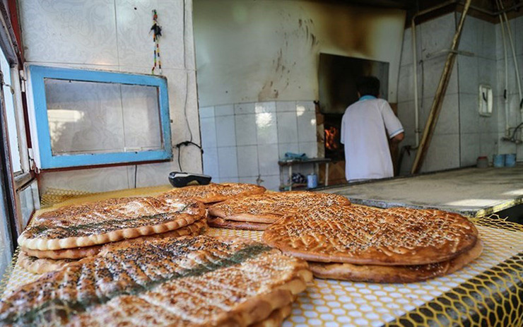 تعطیلی حدود ۱۲ نانوایی در شهر مشهد به‌علت افزایش نرخ آرد