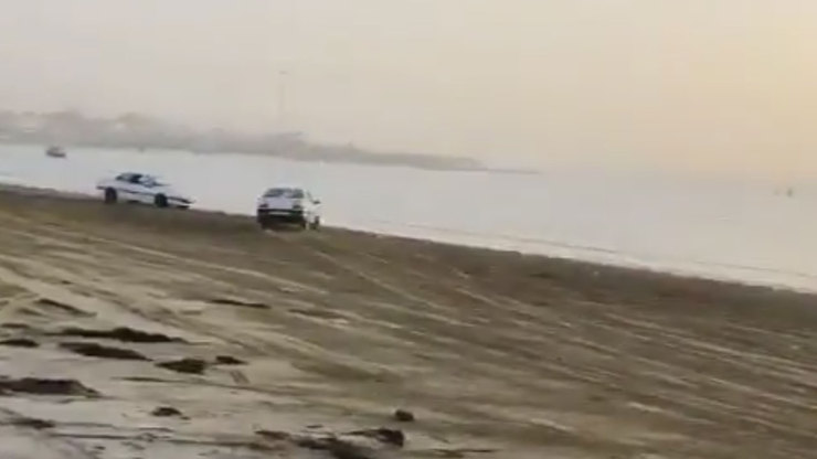 تصادف وحشتناک دو خودرو در سواحل خلیج فارس + فیلم