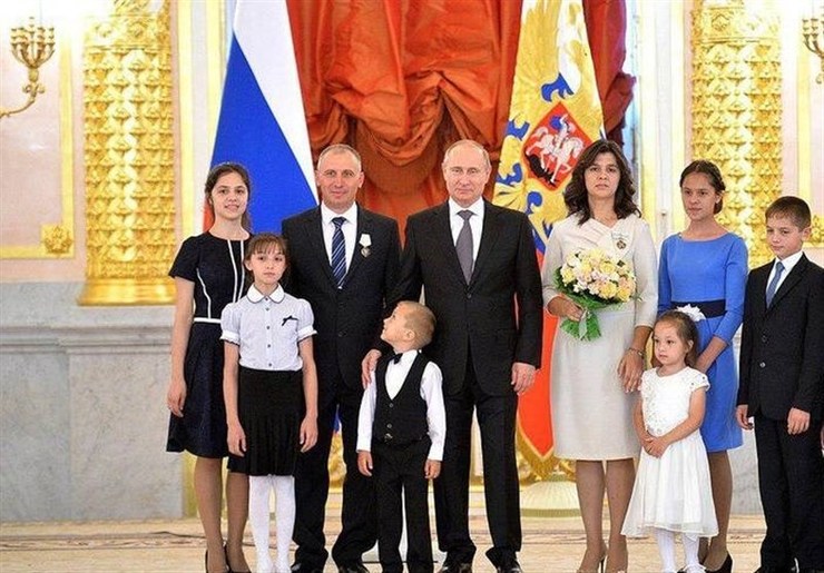 یک خانه، هدیه روسیه برای تولد فرزند سوم