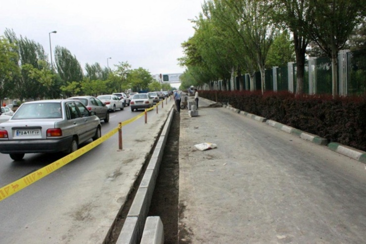 آغاز عملیات پروژه بازپیرایی ضلع جنوبی و بهسازی مسیر پیاده بولوار ملک آباد