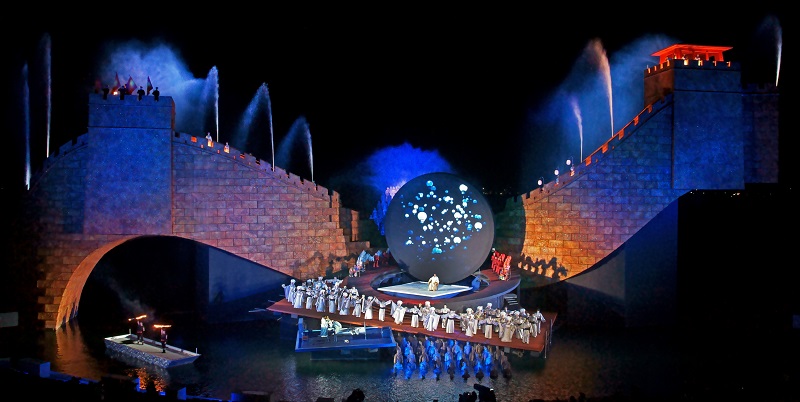 نگاهی به تجربه شهر‌های بزرگ در ساخت سالن تئاتر (۲): برگنز، نمایشی شناور روی دریاچه