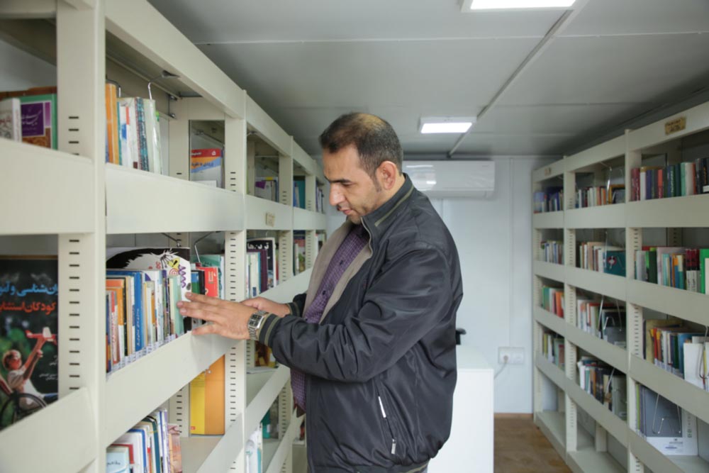 روایت تنها کتابخانه سیار مشهد که نوجوانان شهر را کتاب‌خوان کرده است