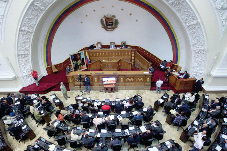 انحلال مجلس مؤسسان و تشکیل پارلمان جدید در ونزوئلا