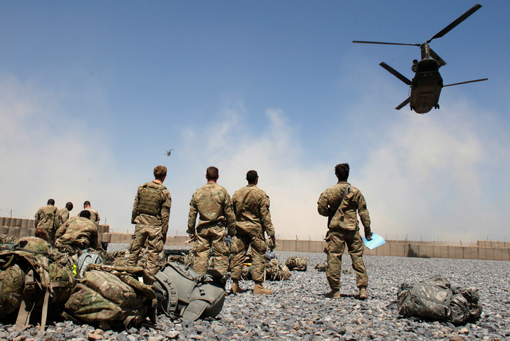 واشنگتن پست: ۱۰ پایگاه نظامی آمریکا در افغانستان بسته شده است