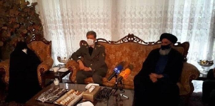 وزیر دفاع در خانه شهید فخری‌زاده: تنها خواسته همسر شهید ادامه دادن راه او بود