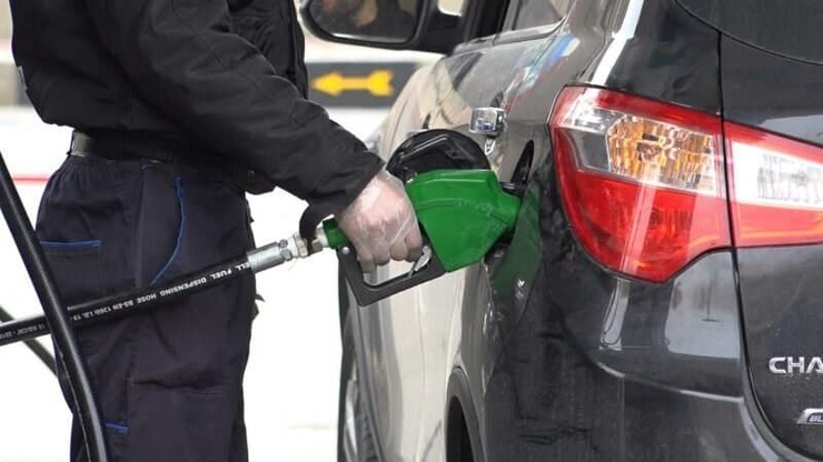 قیمت بنزین در سال ۱۴۰۰ گران می‌شود؟