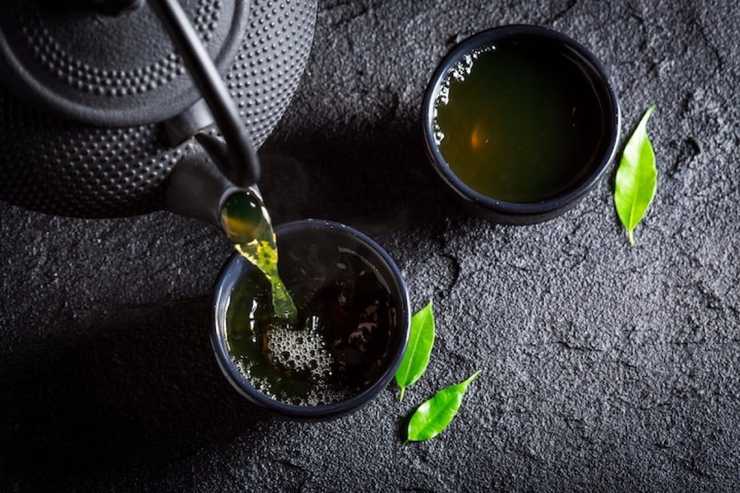 آیا مصرف چای سبز به درمان کرونا کمک می‌کند؟