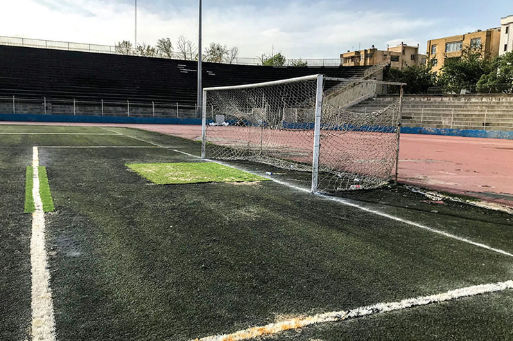 بازسازی ورزشگاه تختی مشهد در تعطیلات کرونایی | ورزشگاه پیر مرمت می‌شود