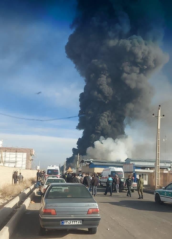 آتش‌سوزی و انفجار در شهرک صنعتی اشتهارد قزدین + فیلم و جزئیات