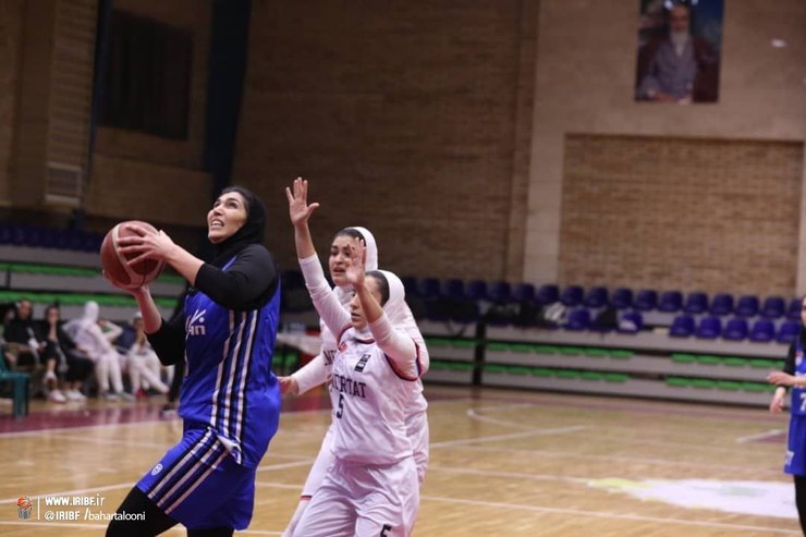 دومی تیم بسکتبال زنان گروه بهمن در گروه الف