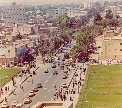 گذر از خیابان تهران
