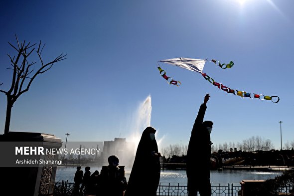 بادبادک‌های همدلی در آسمان تهران
