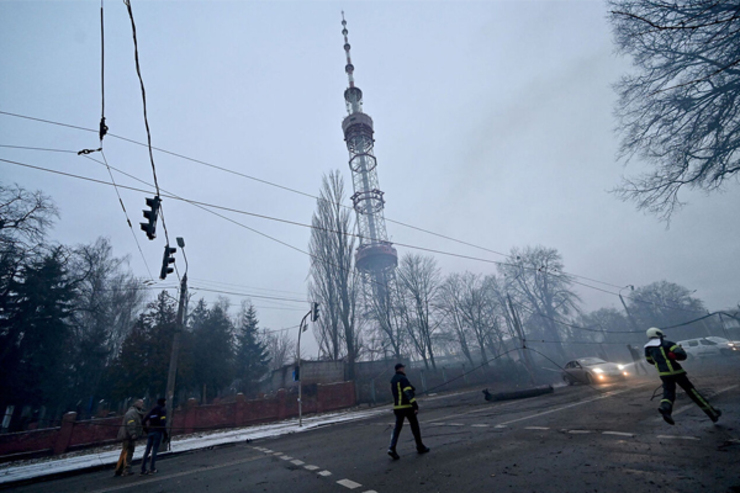 حمله موشکی روسیه به برج رادیو و تلویزیون کی یف | ۱۰ نفر کشته و مجروح شدند + فیلم