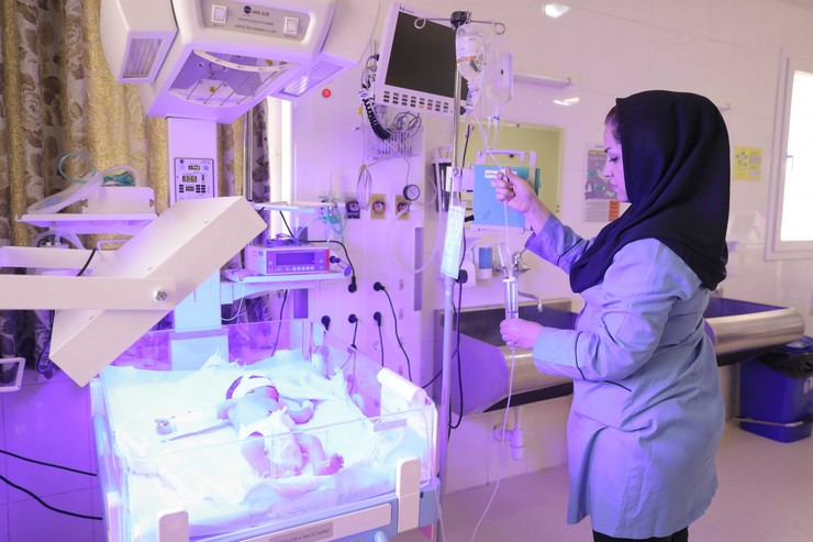 وزیر بهداشت: هزینه‌های بارداری و زایمان رایگان می‌شود