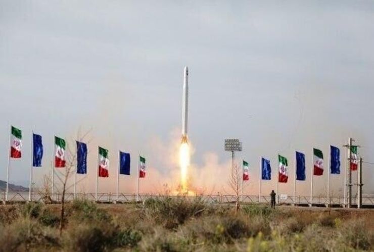 «نور-۲» دومین ماهواره نظامی ایران به فضا پرتاب شد