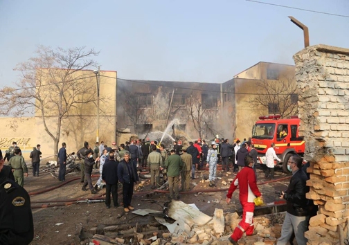 سقوط یک فروند هواپیمای جنگی در تبریز + فیلم و عکس