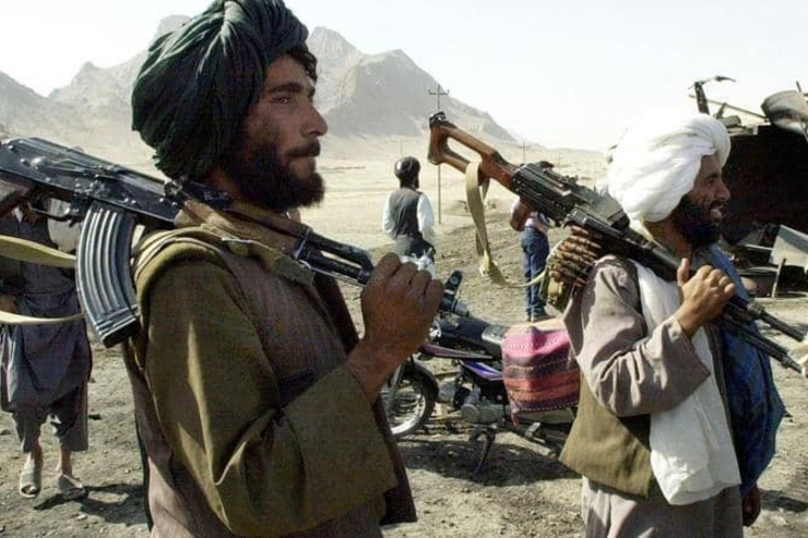 طالبان از مردم محلی به عنوان سپر انسانی استفاده می‌کنند + فیلم