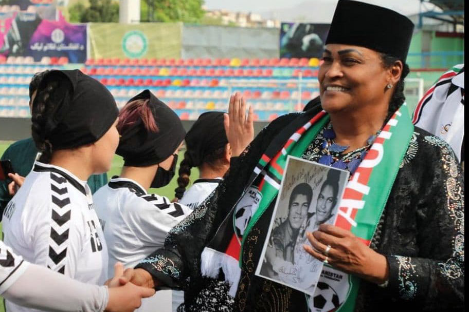 همسر محمدعلی کِلِی در کابل استادیوم می‌سازد
