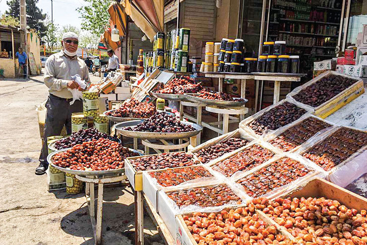 گزارشی از خرمافروش‌های شهرک شهید بهشتی و بازار داغ آن در ماه رمضان