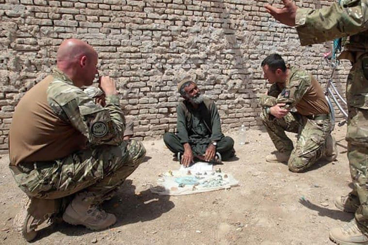 دولت بریتانیا به هزاران کارمند افغان که با نظامیانش همکاری کرده‌اند اقامت می‌دهد